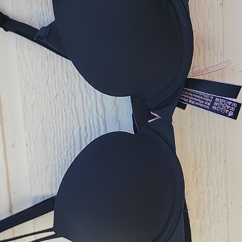 Victoria's Secret Black Bra - Picture 3 of 9